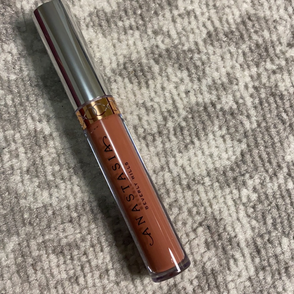 Anastasia Beverly Hills liquid lipstick and matte lipstick - Picture 3 of 3